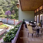 Padok Premium & Stables Hotel