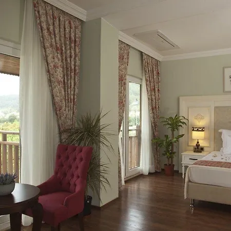 Padok Premium & Stables Hotel